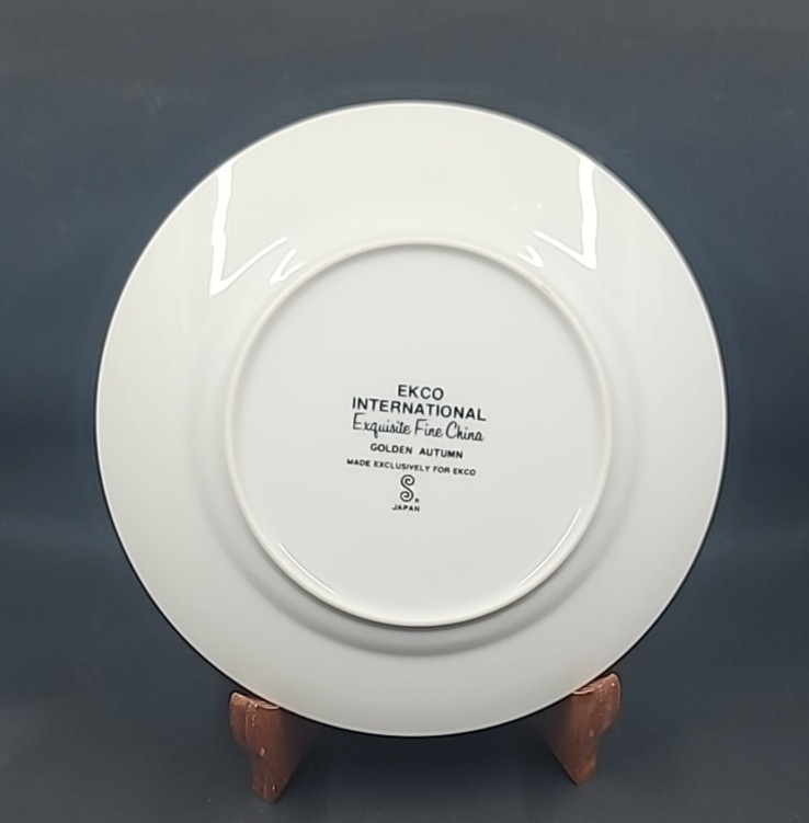 Four Piece Setting EKCO International Golden Autumn Fine China Japan Vintage