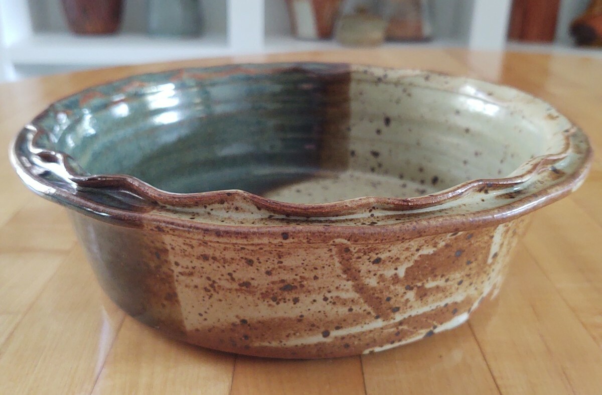 VTG Studio Pottery Earthenware Ceramic Stoneware Bowl Scalloped Edge Signed M-M