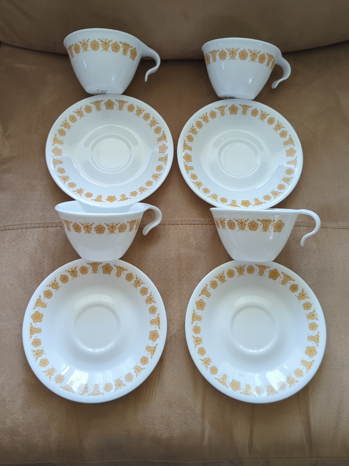 Vintage 8pc Set CORELLE BUTTERFLY GOLD Hook Handle Coffee Tea Cups with Saucers