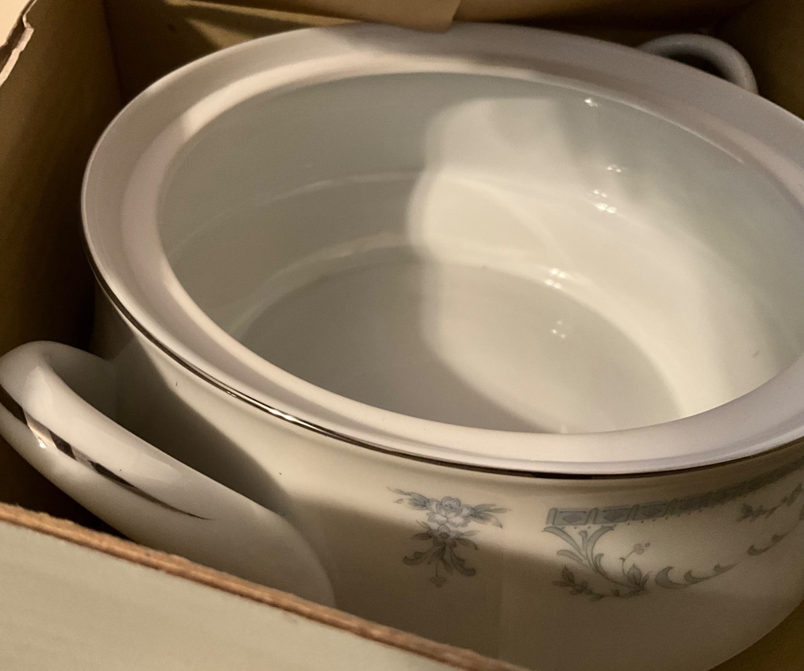 VTG-1985 New in Box- Sheffield Blue Whisper Round Covered Casserole (#WHS-13)