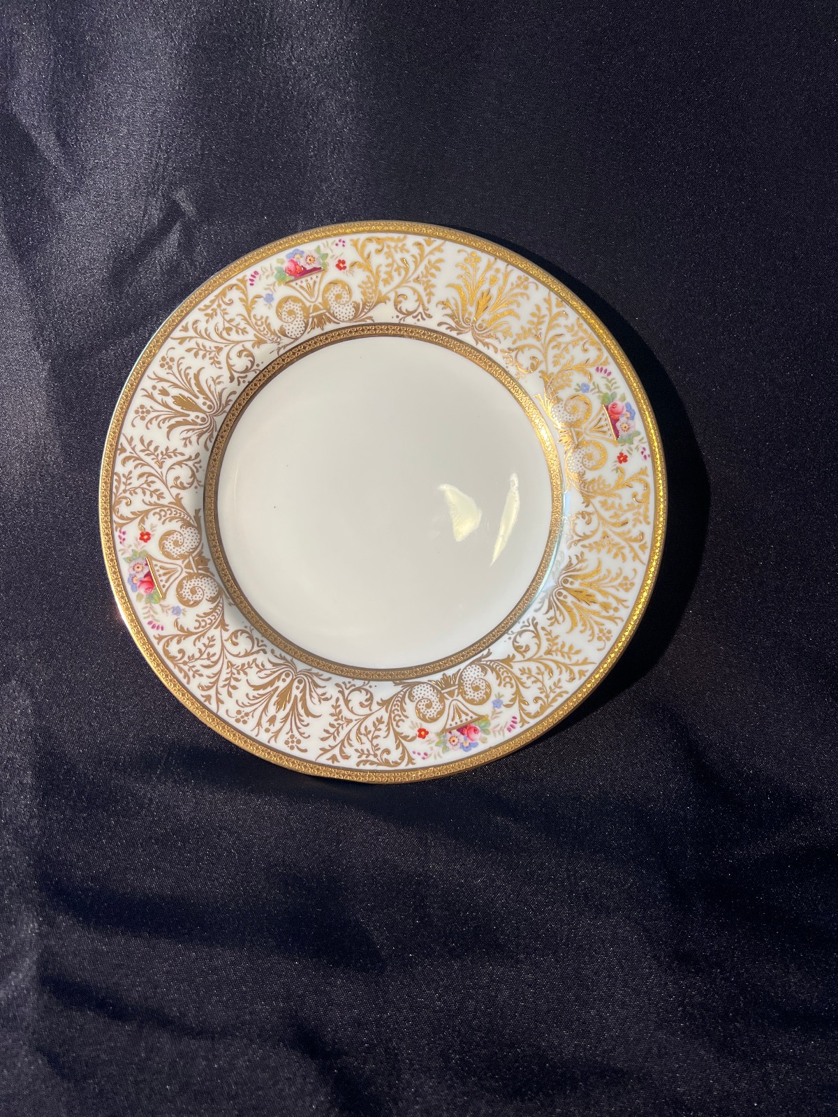 Set of 4 Crown Staffordshire Gold Gilt Plates Stern Bros NY 8-3/4″