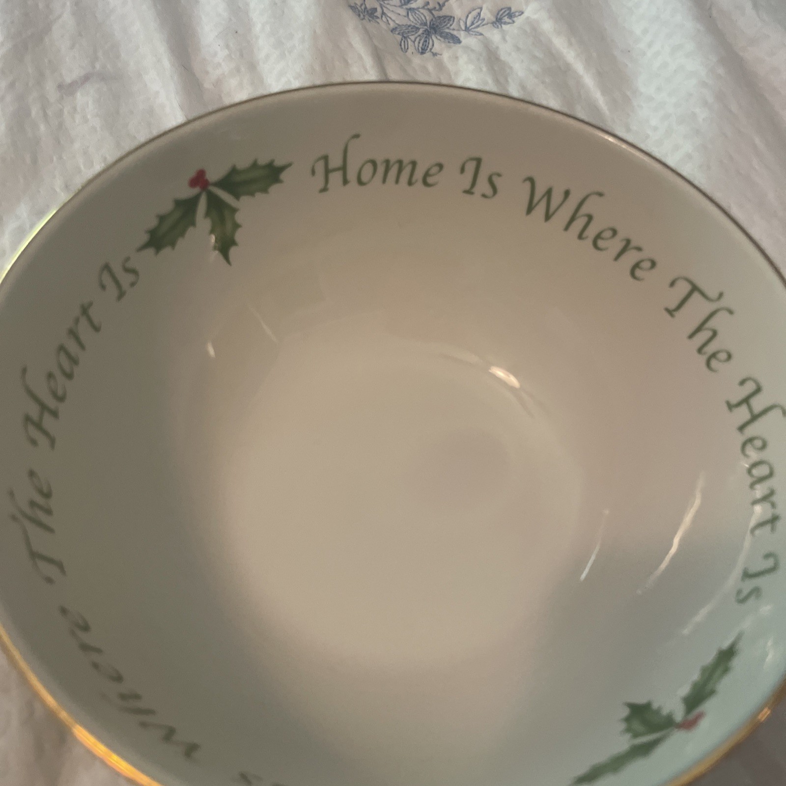 Lenox HOLIDAY Home Is Where The Heart Is Christmas Bowl W Box #804150 7″ X 3″