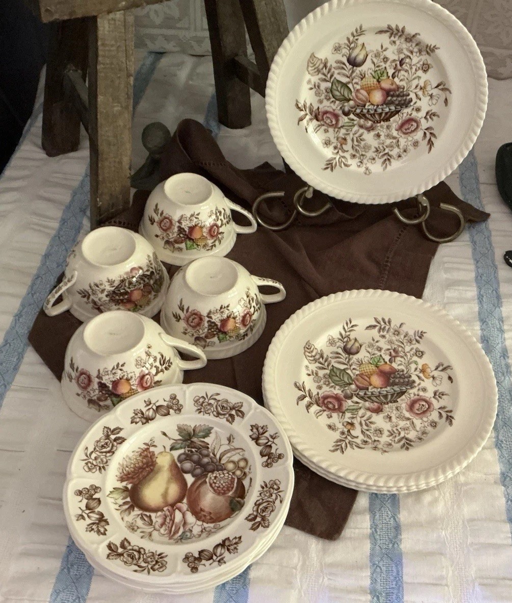 Johnson Brothers Pomona And Windsor Fruit, Mixed Set