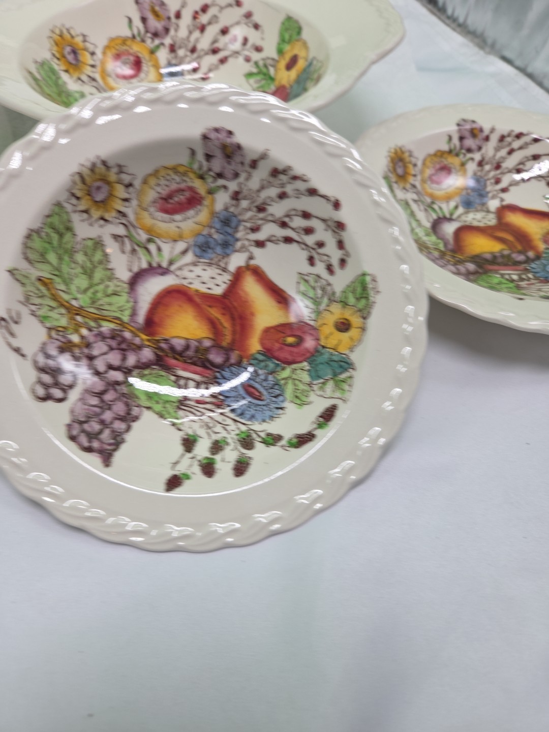 Vernon Kilns 8 Vintage “Fruitdale” Handled And Soup Berry Bowls Hand Painted USA