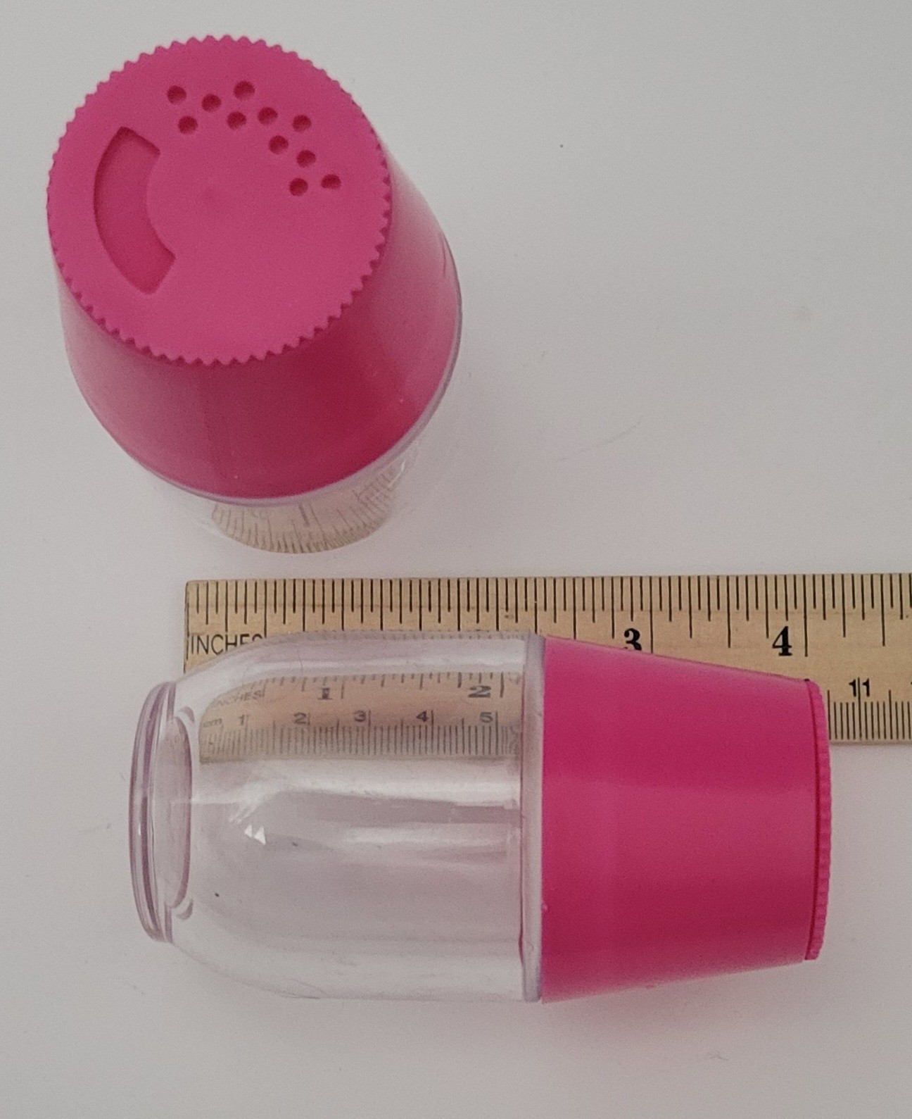 Vintage Clear Plastic Spice Or Salt Pepper Shaker Shakers With Hot Pink Top