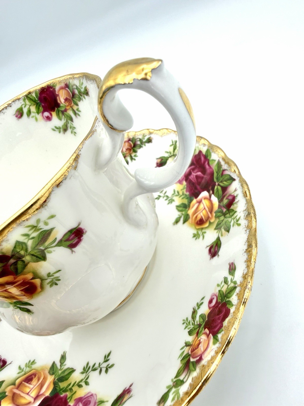 Royal Albert Old Country Roses – Oversized Cup & Saucer Set