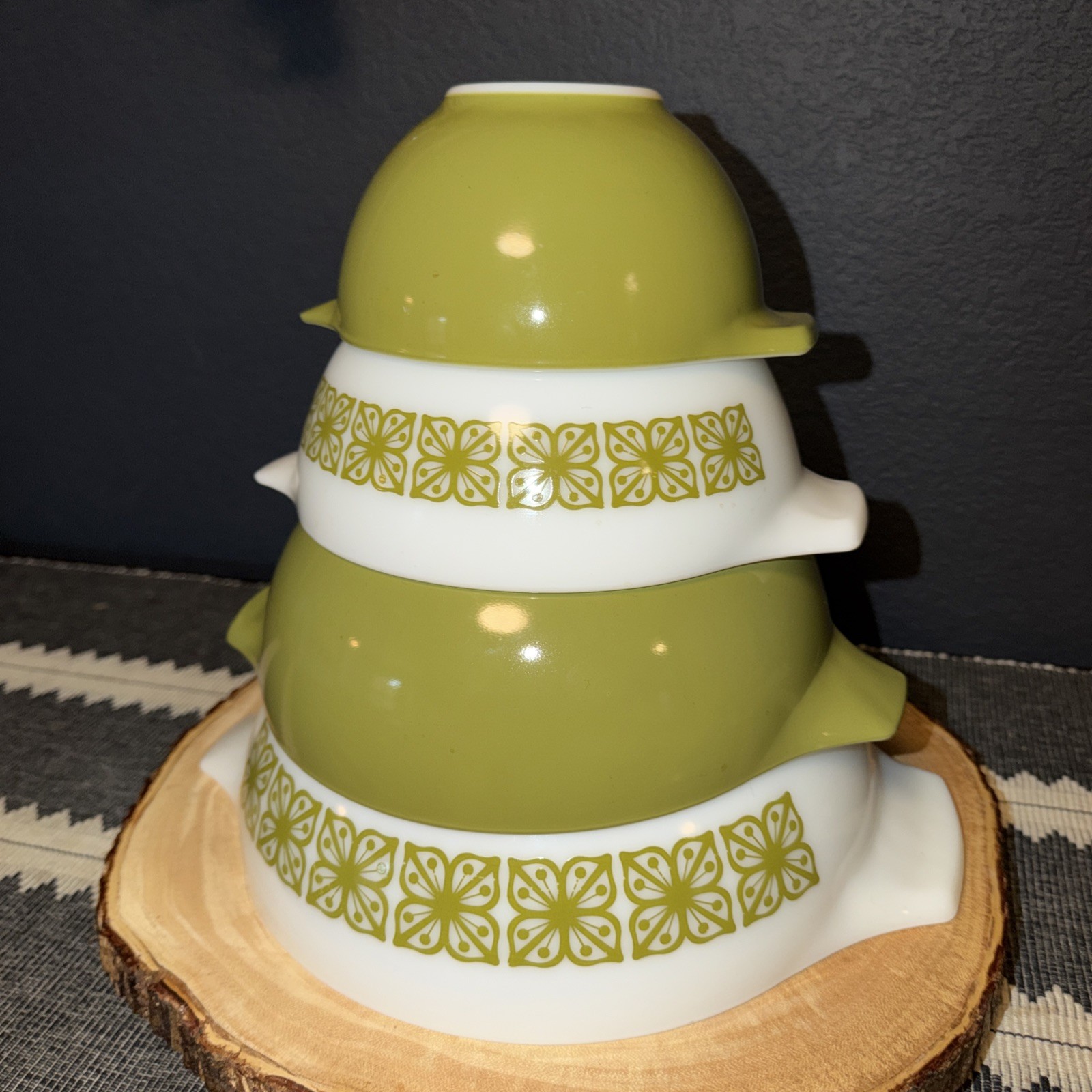 VTG Pyrex Green Square Flowers/Verde Cinderella Dbl Spout Nesting Bowls Set of 4