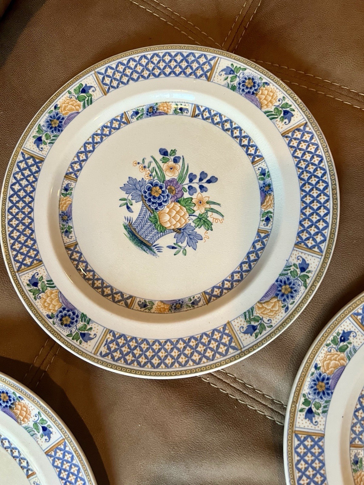 Vintage Set of 5 Pristine Booths Nankin 9″ Luncheon Plates w/ Basket Image