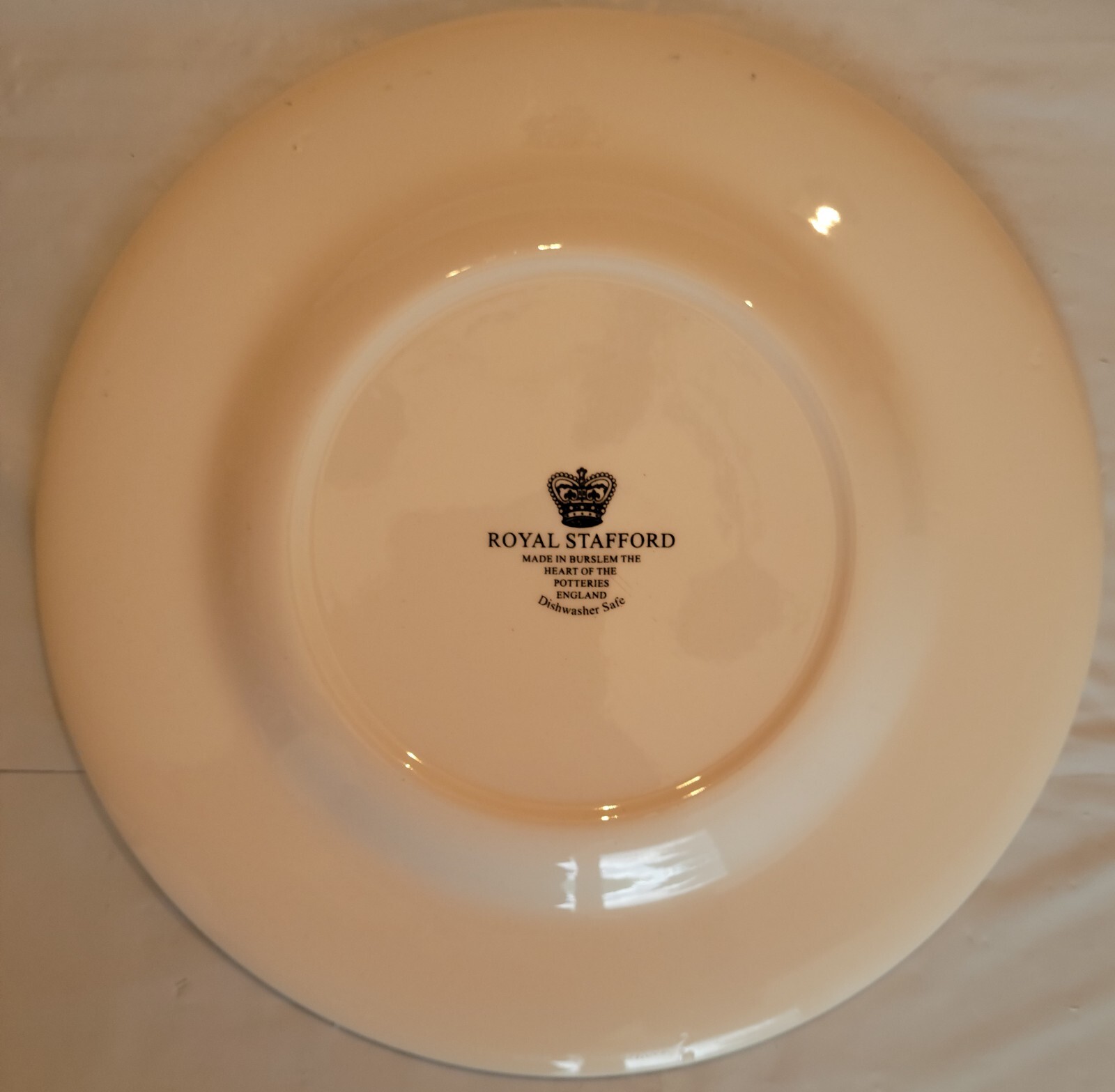 1x Royal Stafford Coven Salad Plate – 3 Witches Spooky Tree Haunted House 8.5”