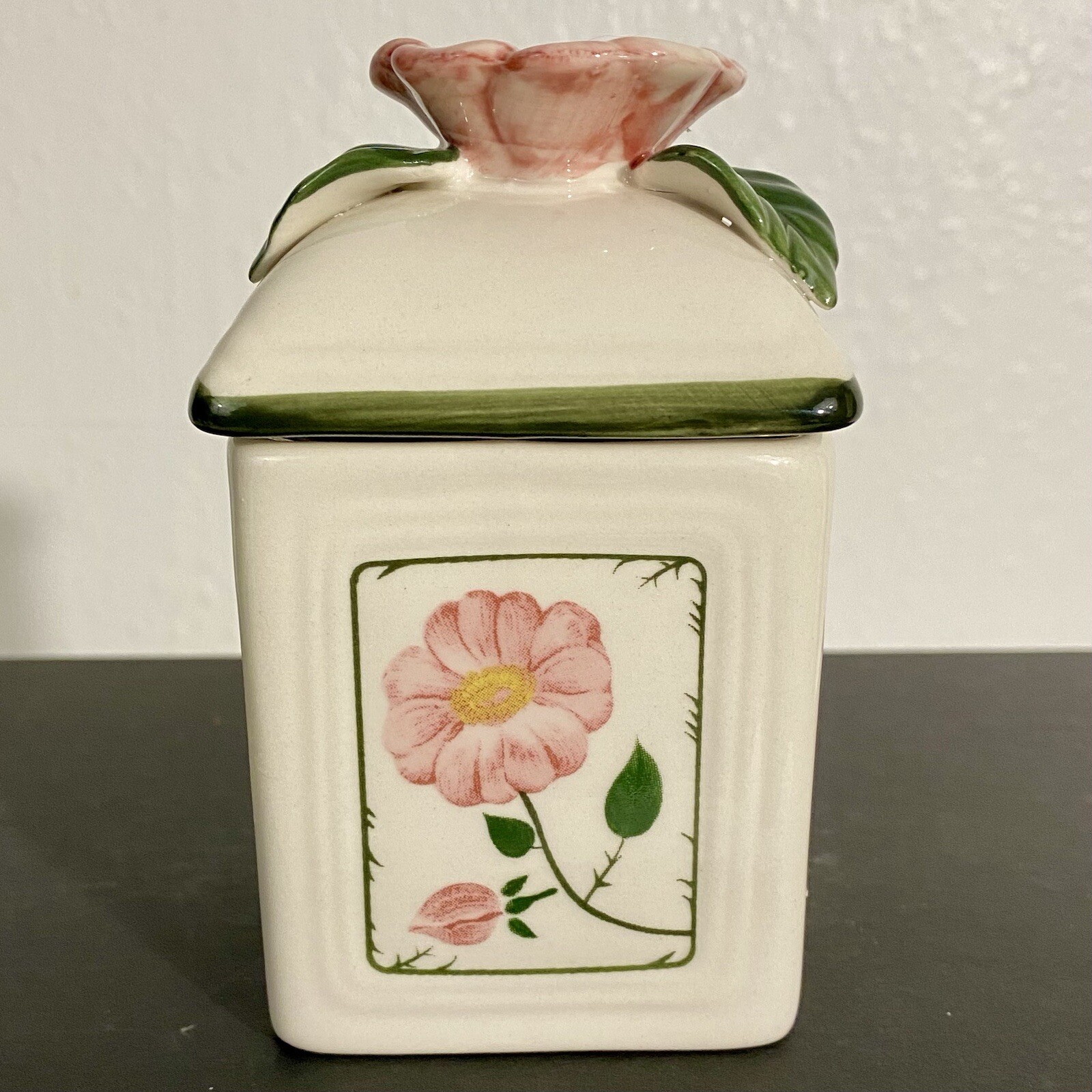 Villeroy & Boch Wildrose Charm Jam Jar Cannister 4.25” Tall White Pink Green