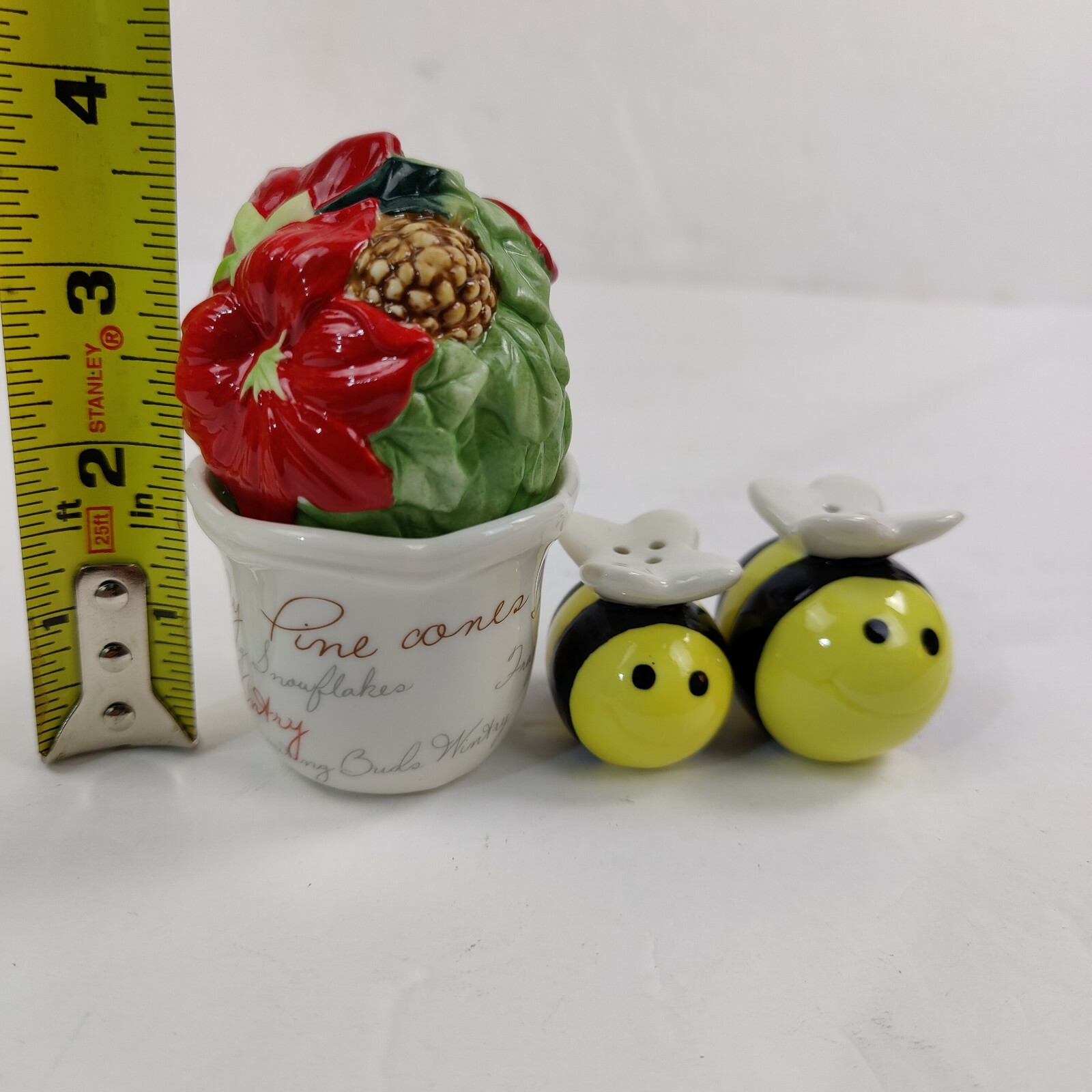 Lenox “Winter Meadow” Flower Pot SALT and PEPPER + Bees Couple Shakers Set