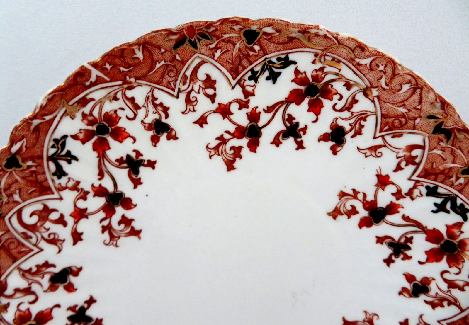 Antique Radfords Imari Gold VICTORIA Pattern Scalloped Edge 9″ Plate 1879-1891