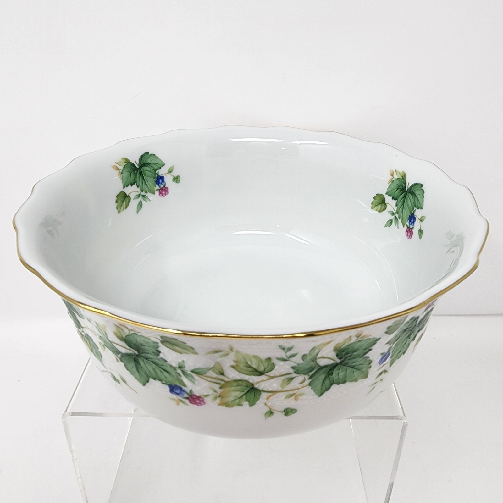Andrea by Sadek Vineyard 7″ Round Vegetable Bowl Berries Japan Vintage