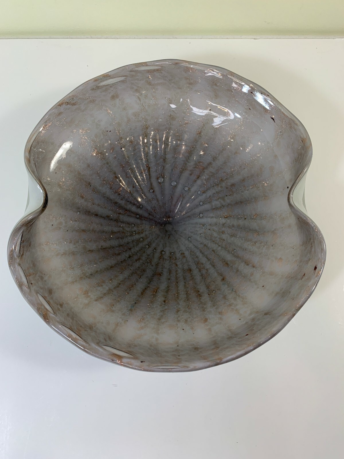 VINTAGE MURANO GLASS DECORATIVE BOWL WITH PINCHED SIDES PURPLE GOLD FLECK DESIGN