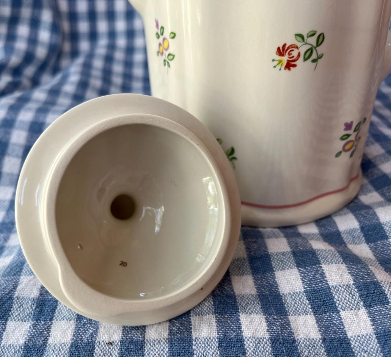 VINTAGE ~ “ALICE” EXCLUSIVE TO LAURA ASHLEY ~ 4 CUP COFFEE POT & LID ~ ENGLAND