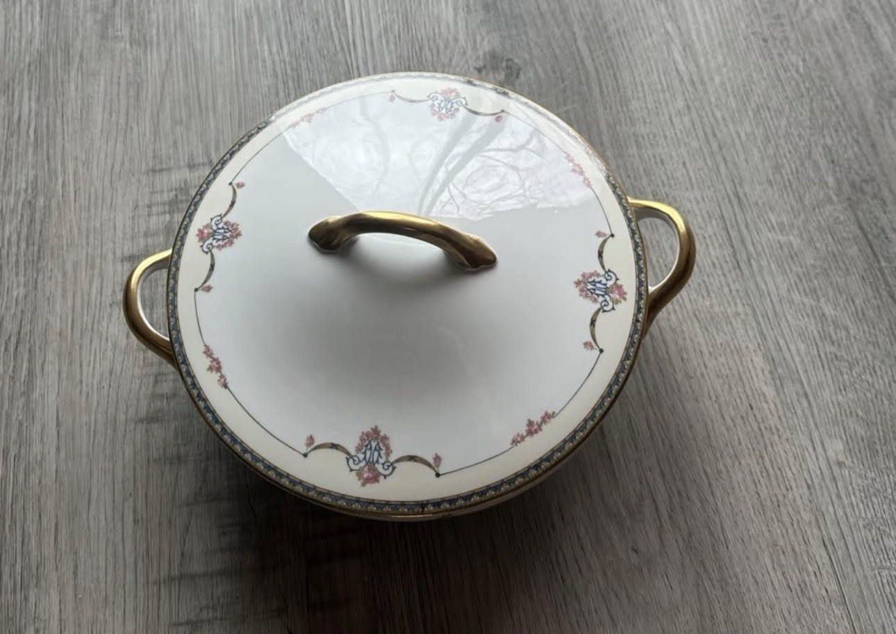 Field Porcelain Floral Oval Covered Dish w/ Handles 10in Made in Japan