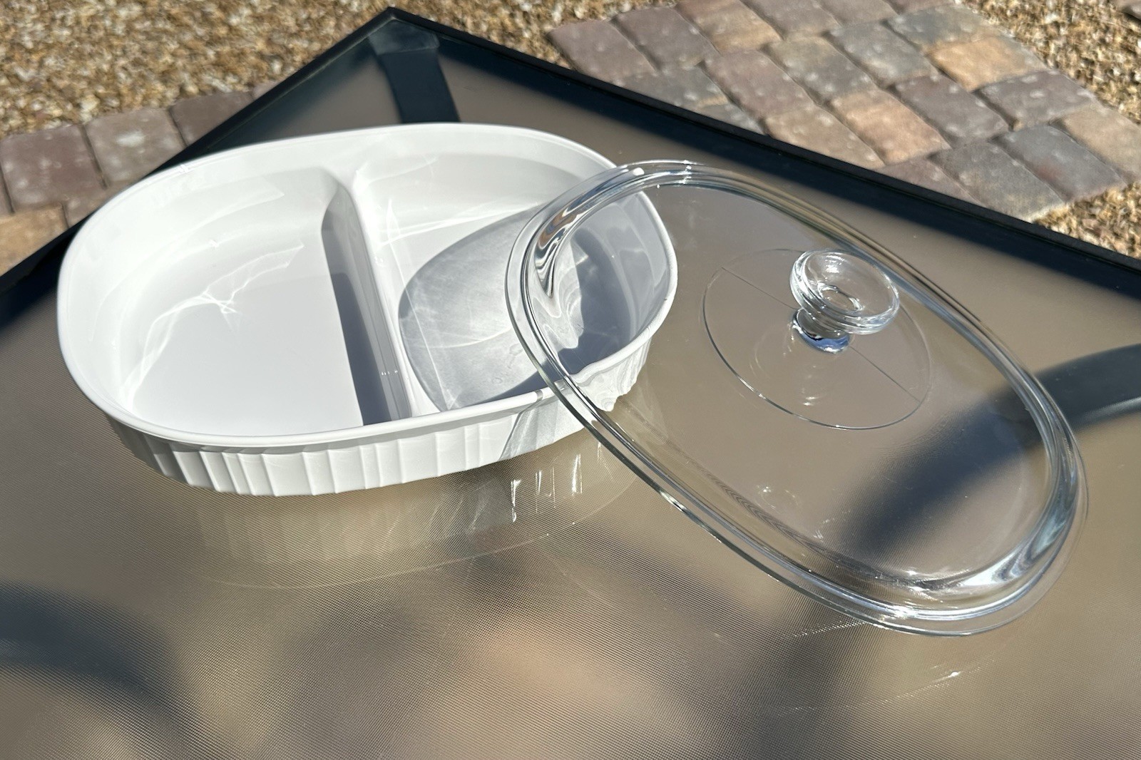 CORNING WARE FRENCH WHITE F-6-B 1.8 LT. OVAL DIVIDED DISH W / PYREX GLASS LID