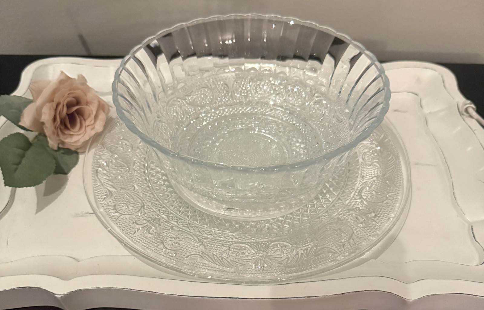 3 Pcs -VINTAGE KIG MALAYSIA Trellis Glass Sandwich; 2 Serving Bowls & 1 Lg Plate