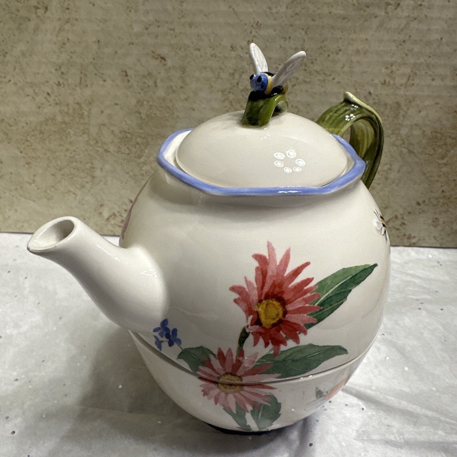 Harry and David Tea For One Small Teapot Cup Floral Garden Bees