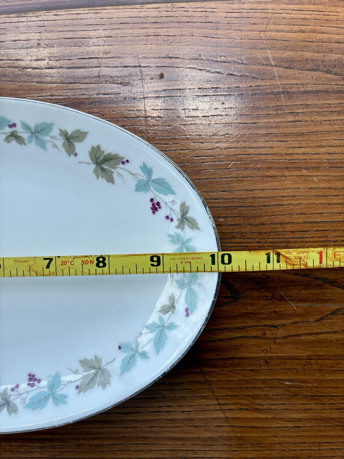 DISCONTINUED OVAL PLATTER FROM FINE CHINA OF JAPAN WITH THE “GRAPEVINE” PATTERN