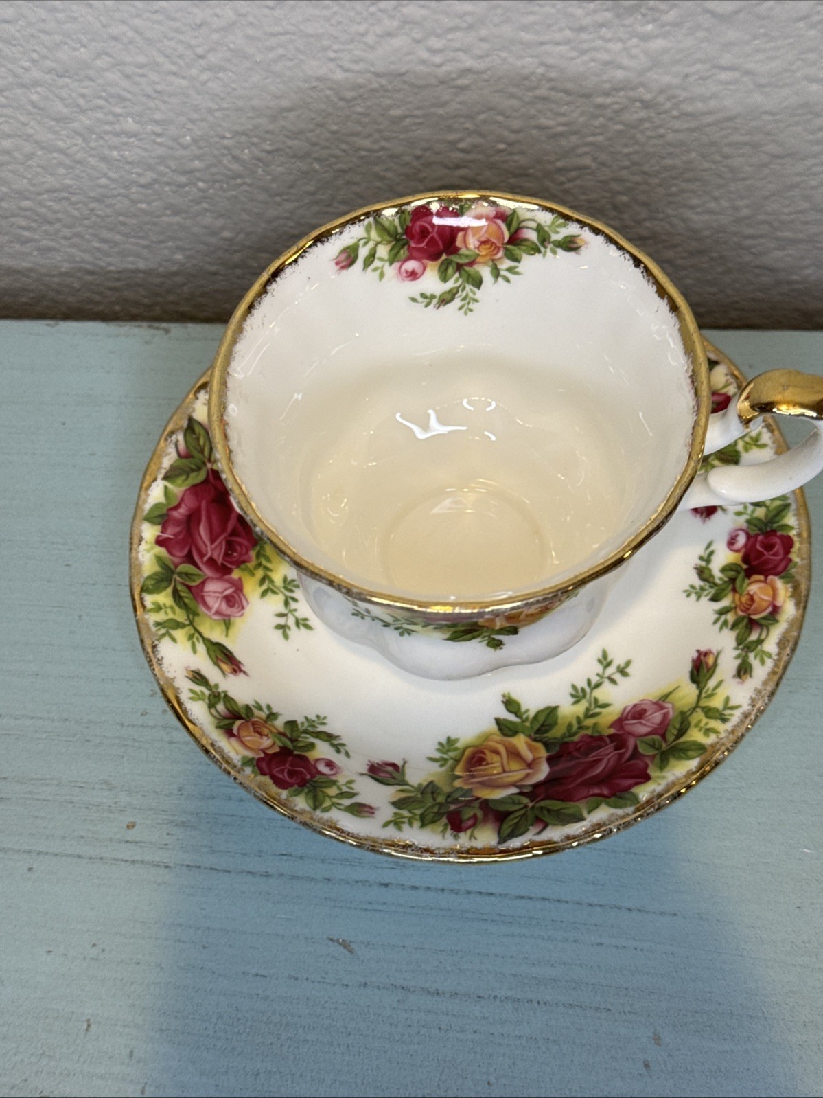 Vintage 1962 Royal Albert Old Country Roses Bone China Tea Cup & Saucer Set(s)