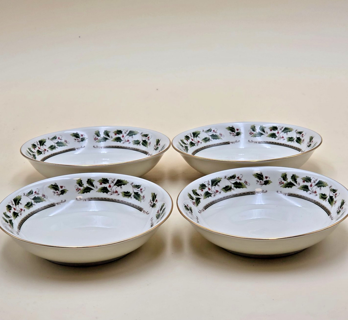 Royal Limited Holly Holiday 5.5″ Porcelain Fruit Bowls Set 4 Christmas Gold Trim