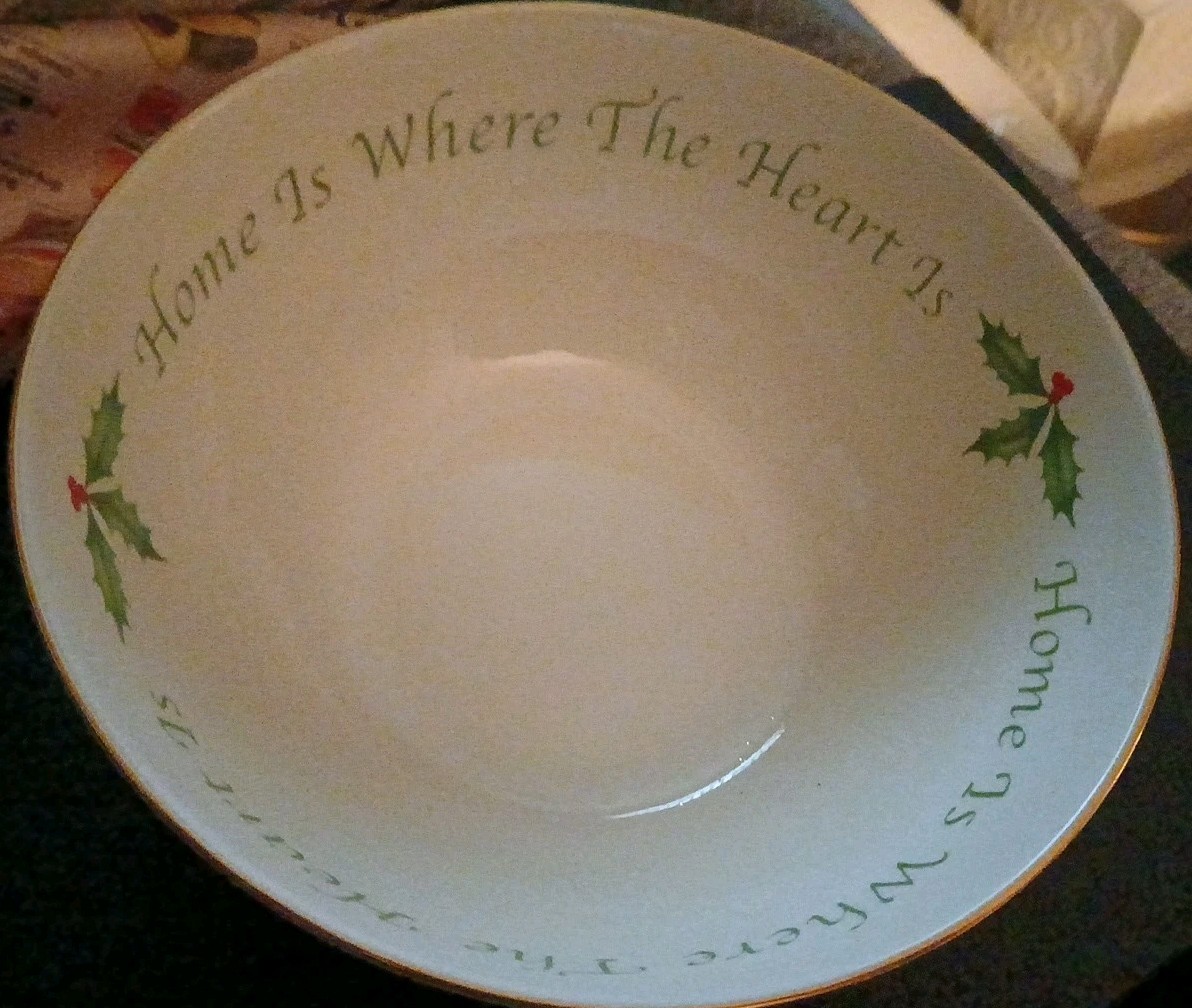 Lenox Holiday Home Is Where The Heart Is 24 Karat Gold Trim Demention Collection