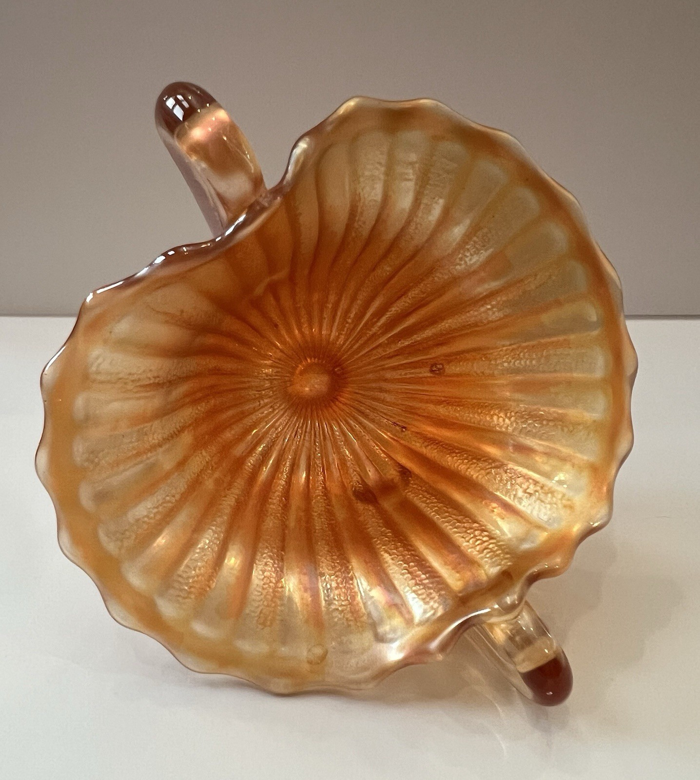 Antique Imperial Marigold Carnival Glass Stippled Rays Bowl UV Reactive 5.75″