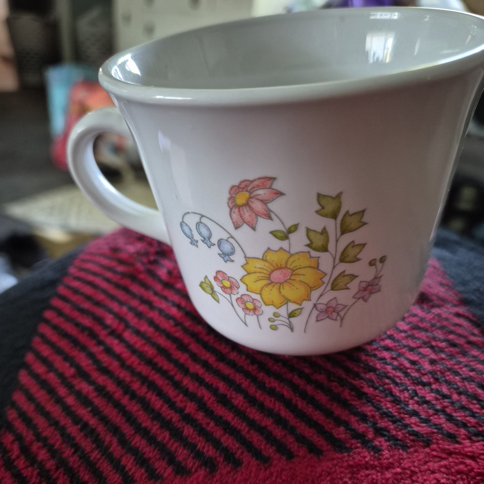 Vintage Corelle Spring Meadows Coffee Cup 3 Inches Tall (1) only