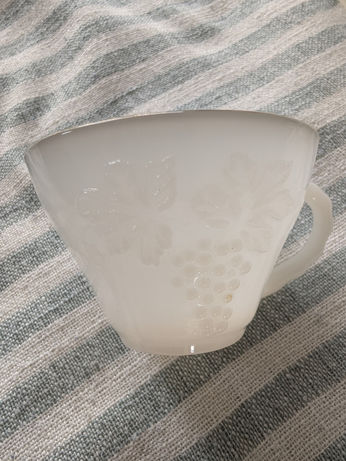 Vtg Anchor Hocking Milk Glass Punch Bowl White Opaque Grapevine Leaf 12 Cups …