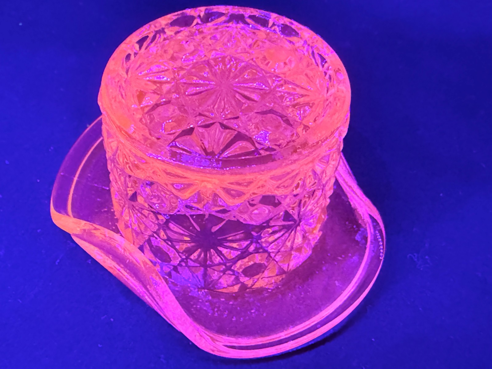 Green Vaseline glass uranium Daisy and button Top hat toothpick holder selenium