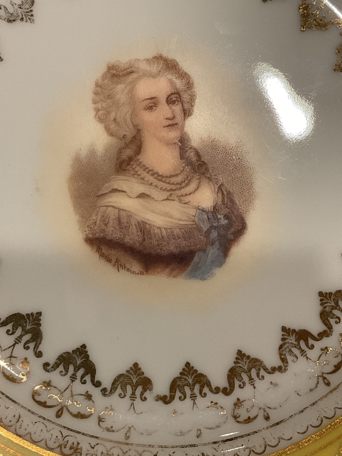 Set of 6 Victoria Carlsbad Gilt Portrait Plates, 1894-1918 – named portraits