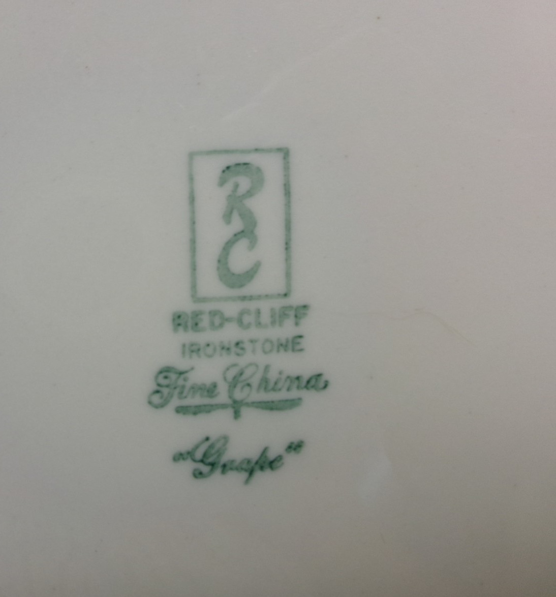 Red-Cliff Ironstone Grape Set of 2 Dinner Plates 10-1/4″
