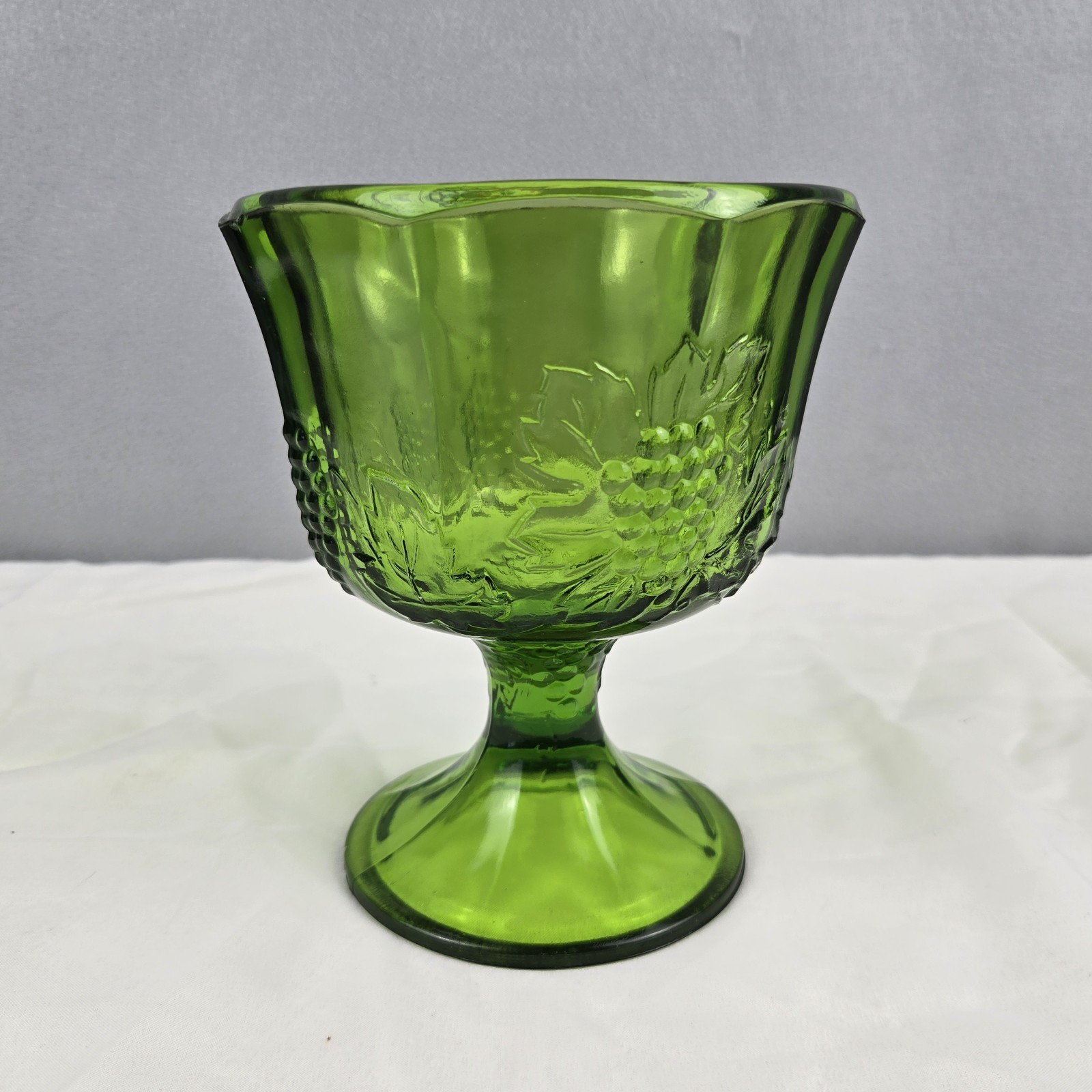 Vintage Indiana Glass Harvest Grape Forest Green Footed Comport Dessert Bowl