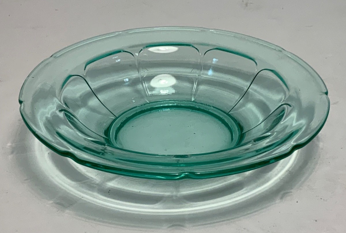 Set of 6 Diamond Glass Co. Victory Green Uranium Glass Fruit Bowls 6.5 in.