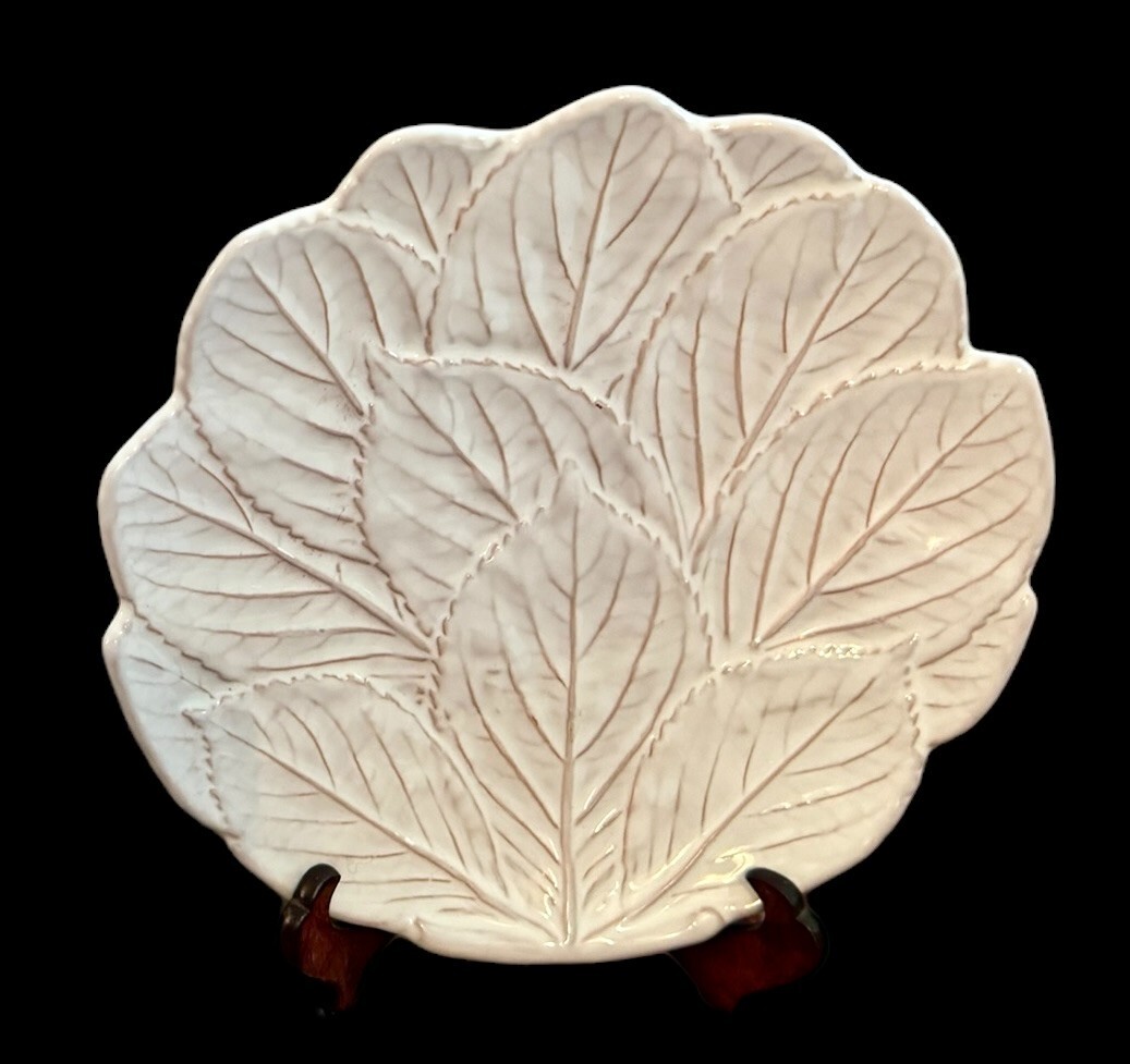 2 Molde Pottery Leaf Embossed 8 3/4″ Salad/Lunch White Plates Made in Portugal