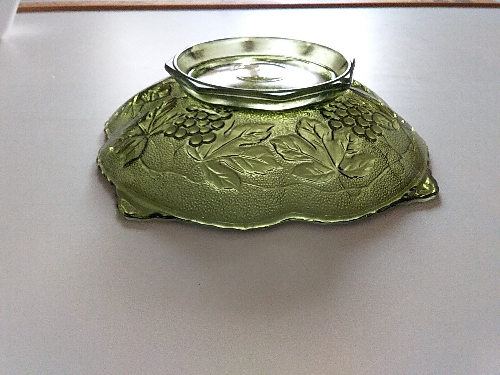Vintage Avocado Green Fruit Bowl with Grapes and Leaves Design 2-1/4″ H footed