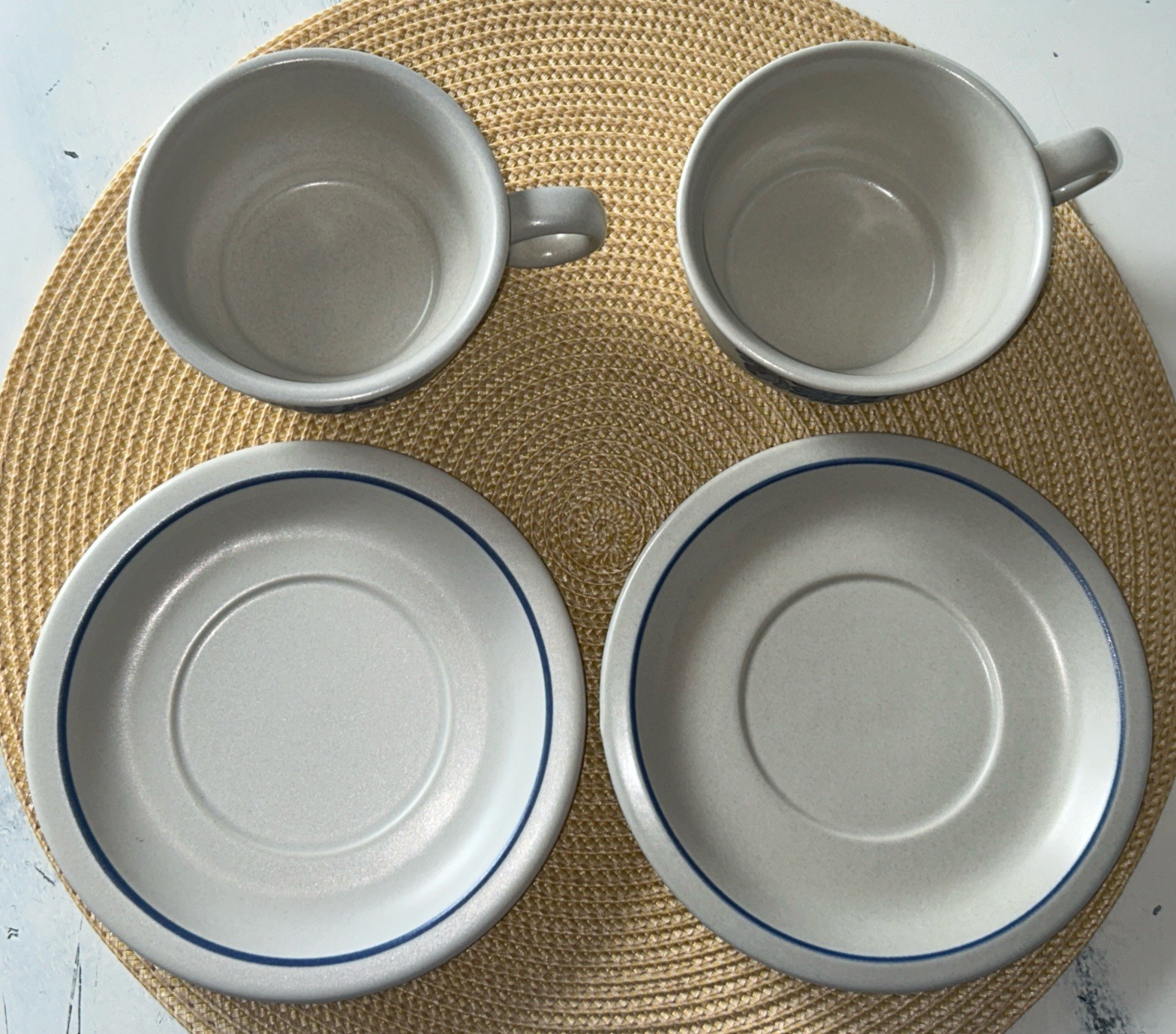 VTG Pfaltzgraff Yorktowne Stoneware Mugs Coffee Tea Soup Cups & Saucers (2) EUC