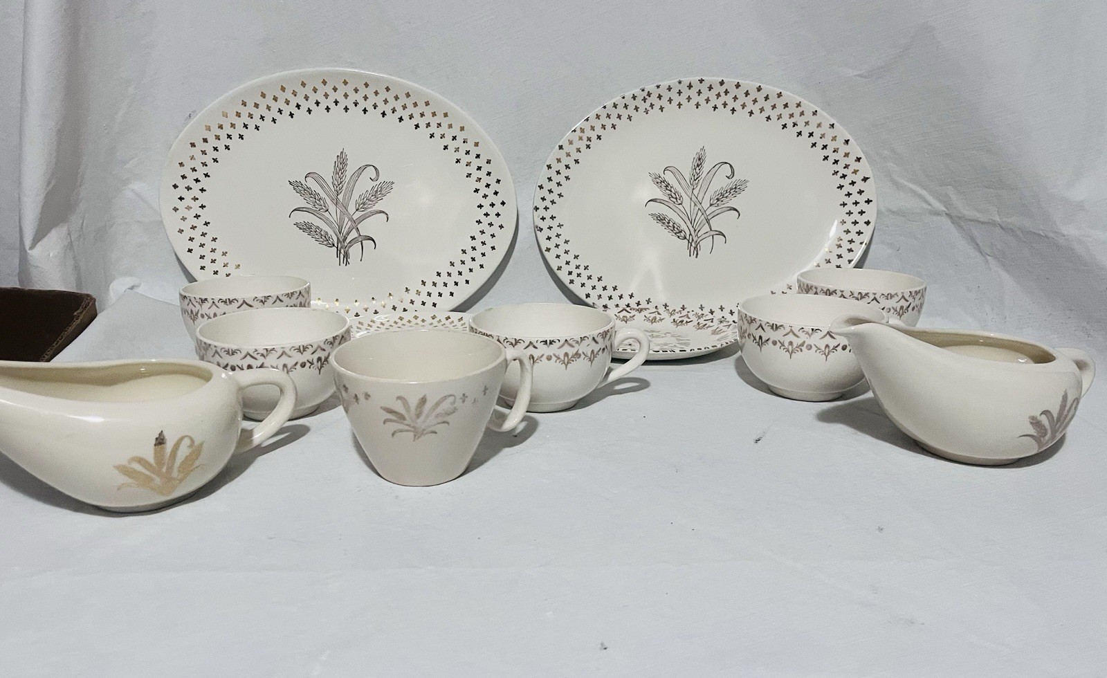 Lot Of 12 GOLDEN WHEAT Set By Homer Laughlin