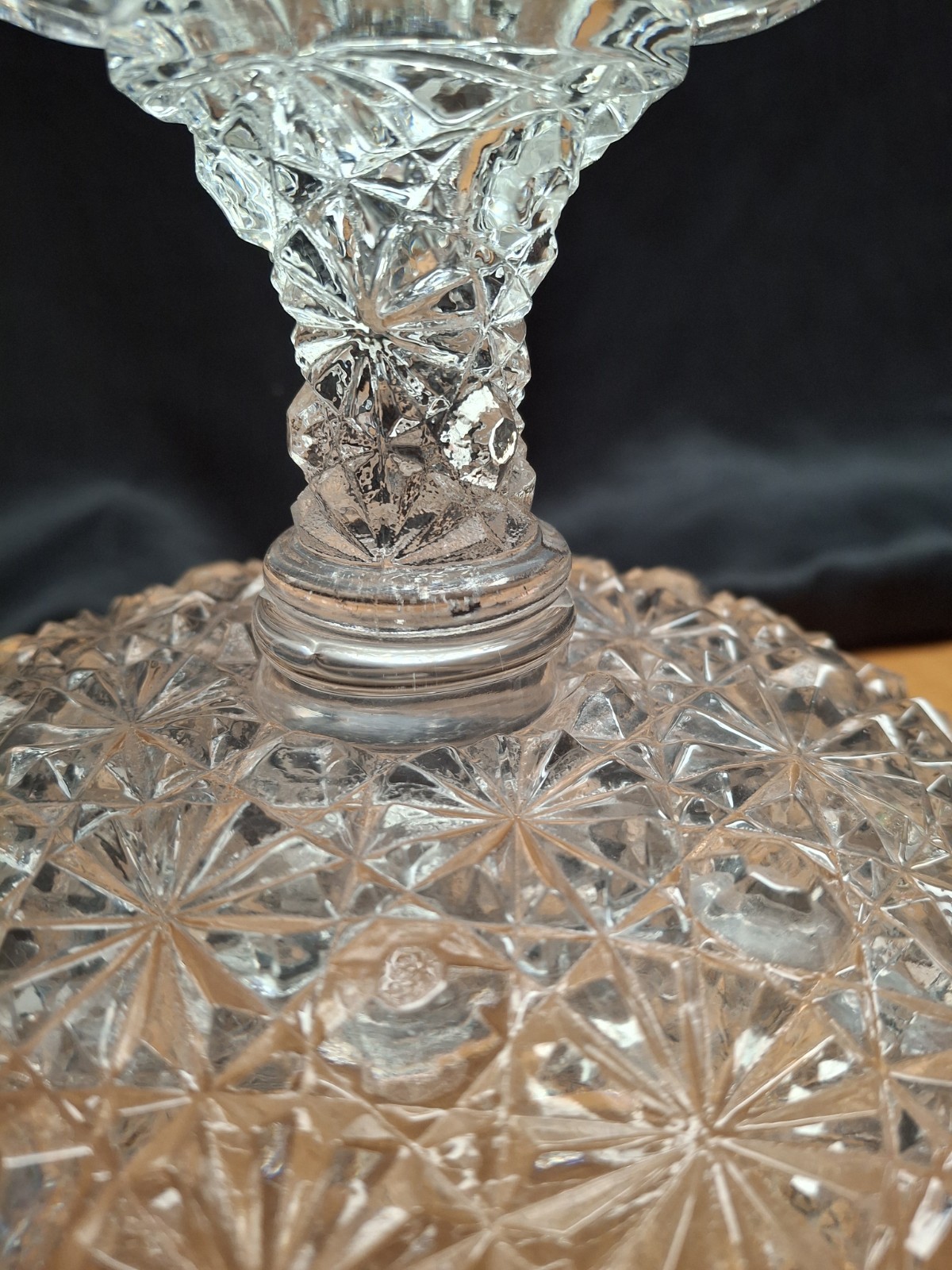Early AMERICAN BRILLIANT 24 % Crystal Glass Antique Daisy Button Pedestal Bowl