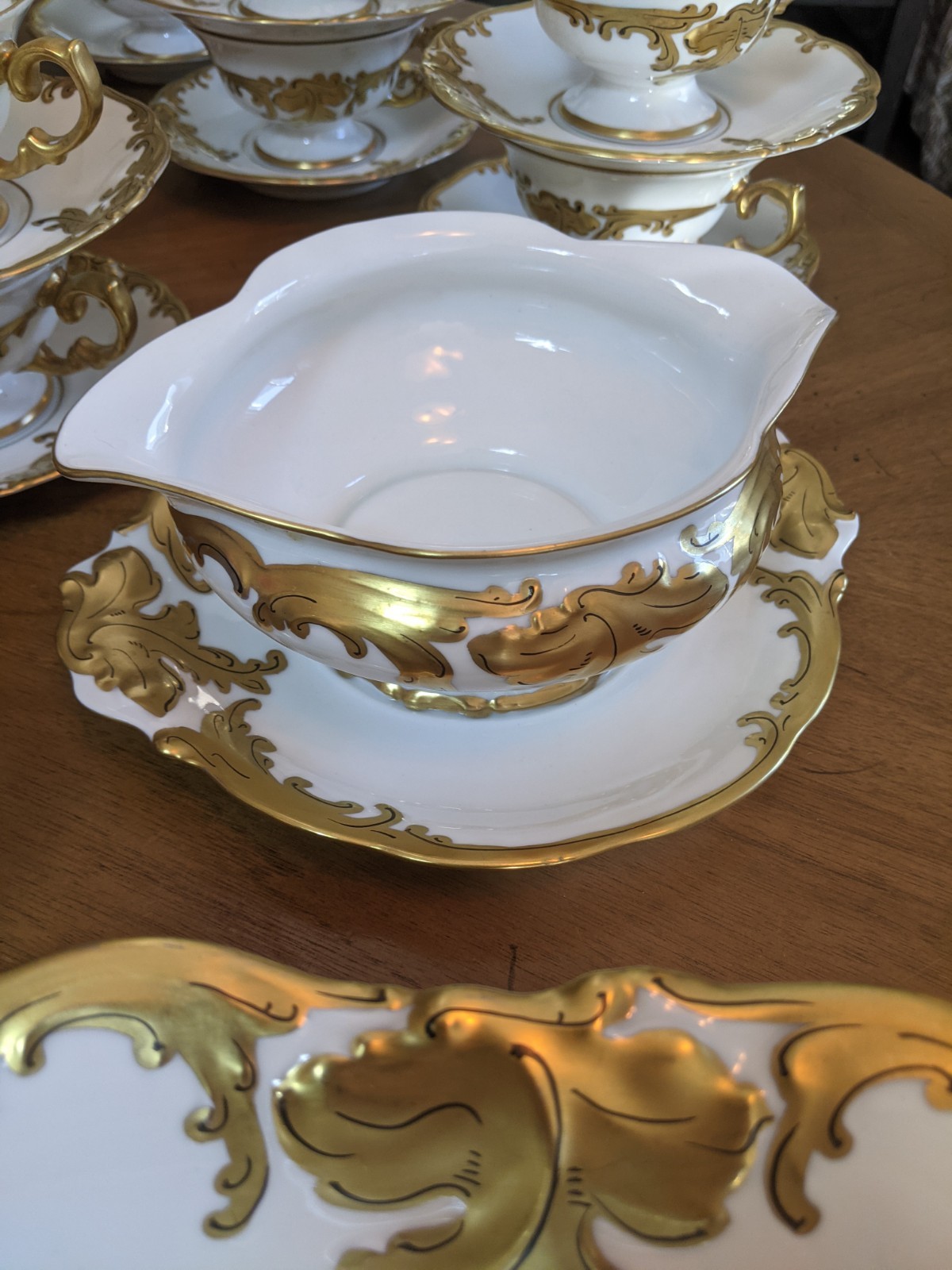 WALBRZYCH WAWEL CHINA POLAND GOLD GILDED EDGE COMPLETE SERVICE FOR 10 UNBOXED