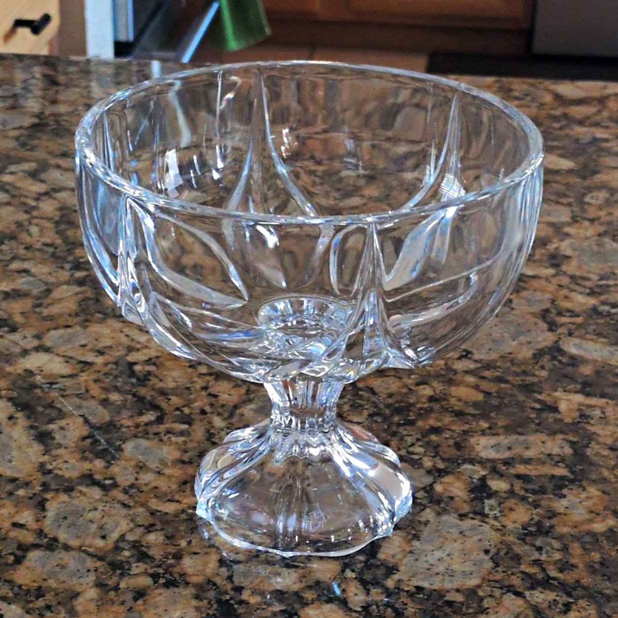 Clear Crystal Pedestal Compote Bowl Round 7 in Wide x 5 in Tall