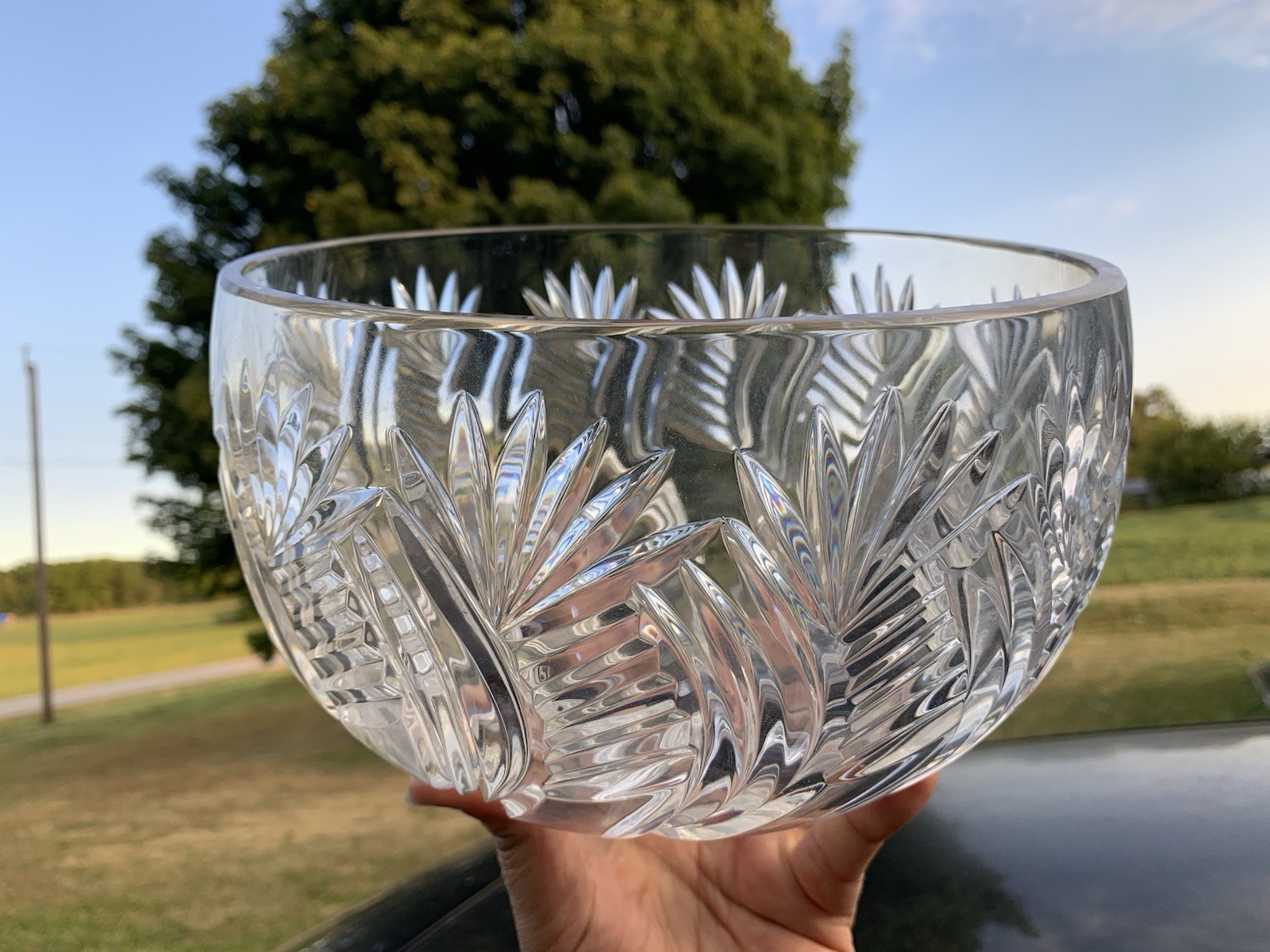 Stunning Crystal Glass Bowl 9″ wide Very Heavy, Pineapple Top-Rib, Unmarked