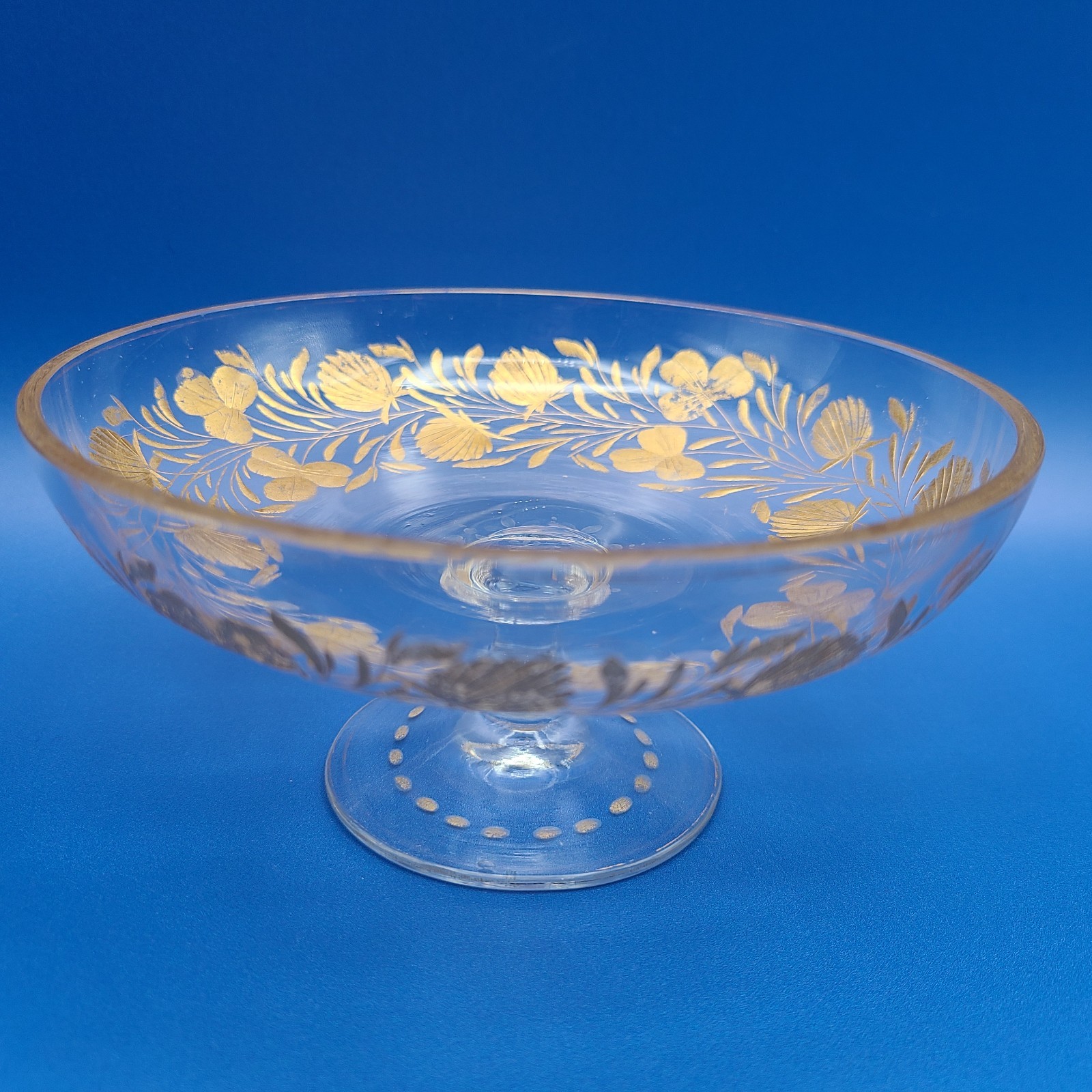 Antique Bohemian Intaglio Engraved Gold Clover Tazza Compote 5.5″ Diam FREE SHIP