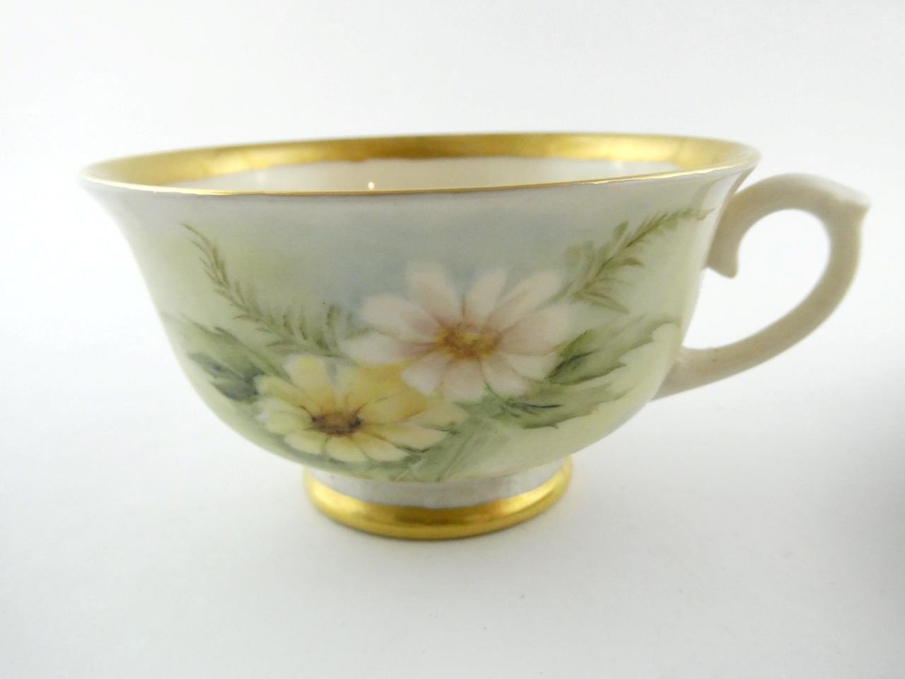 1970s Hand Painted Porcelain 4 Piece Place Setting Daisy Flowers Signed VGOOD