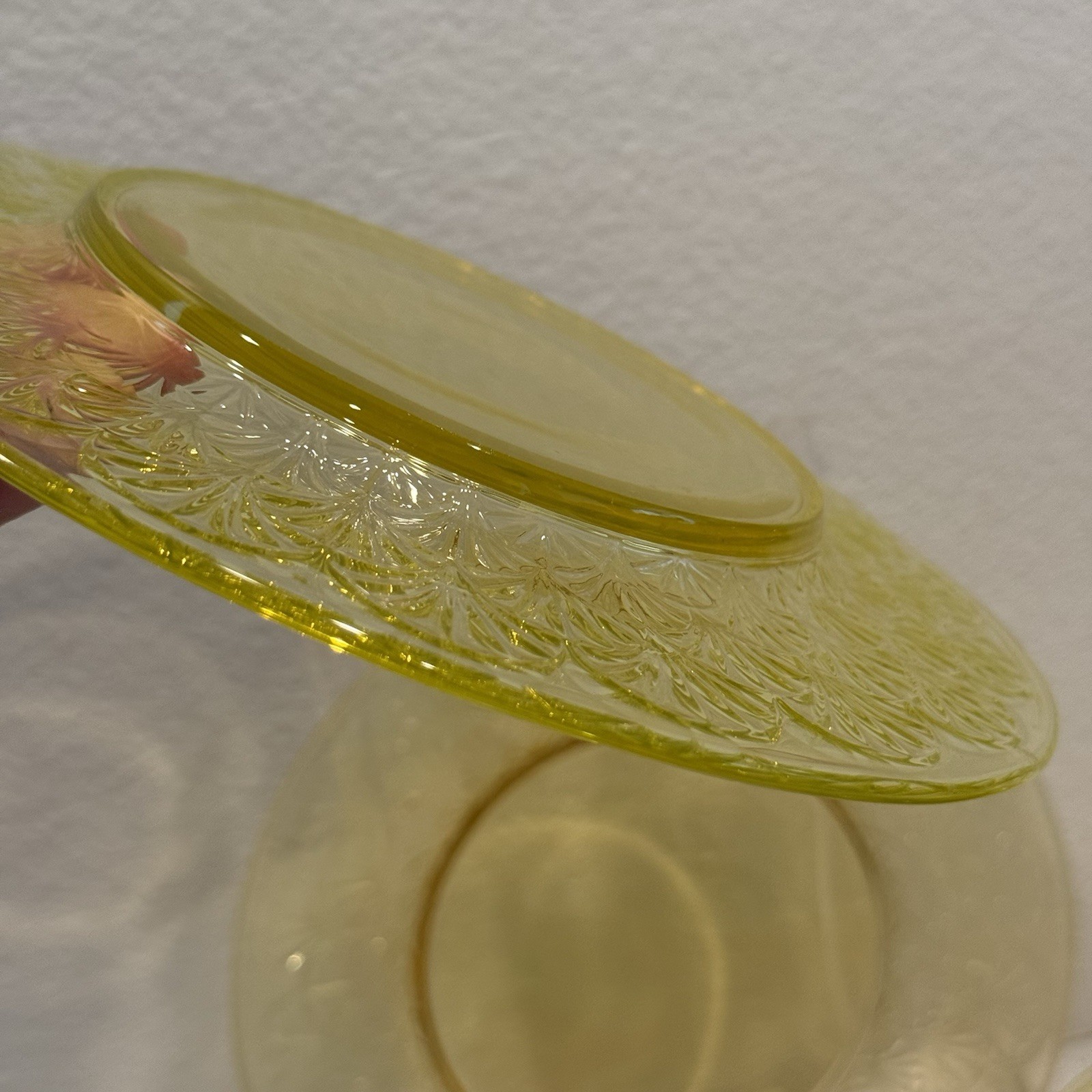 Antique Pukeberg Turkey Tracks Royal Fan Vaseline Uranium Glass 7.75” Plate