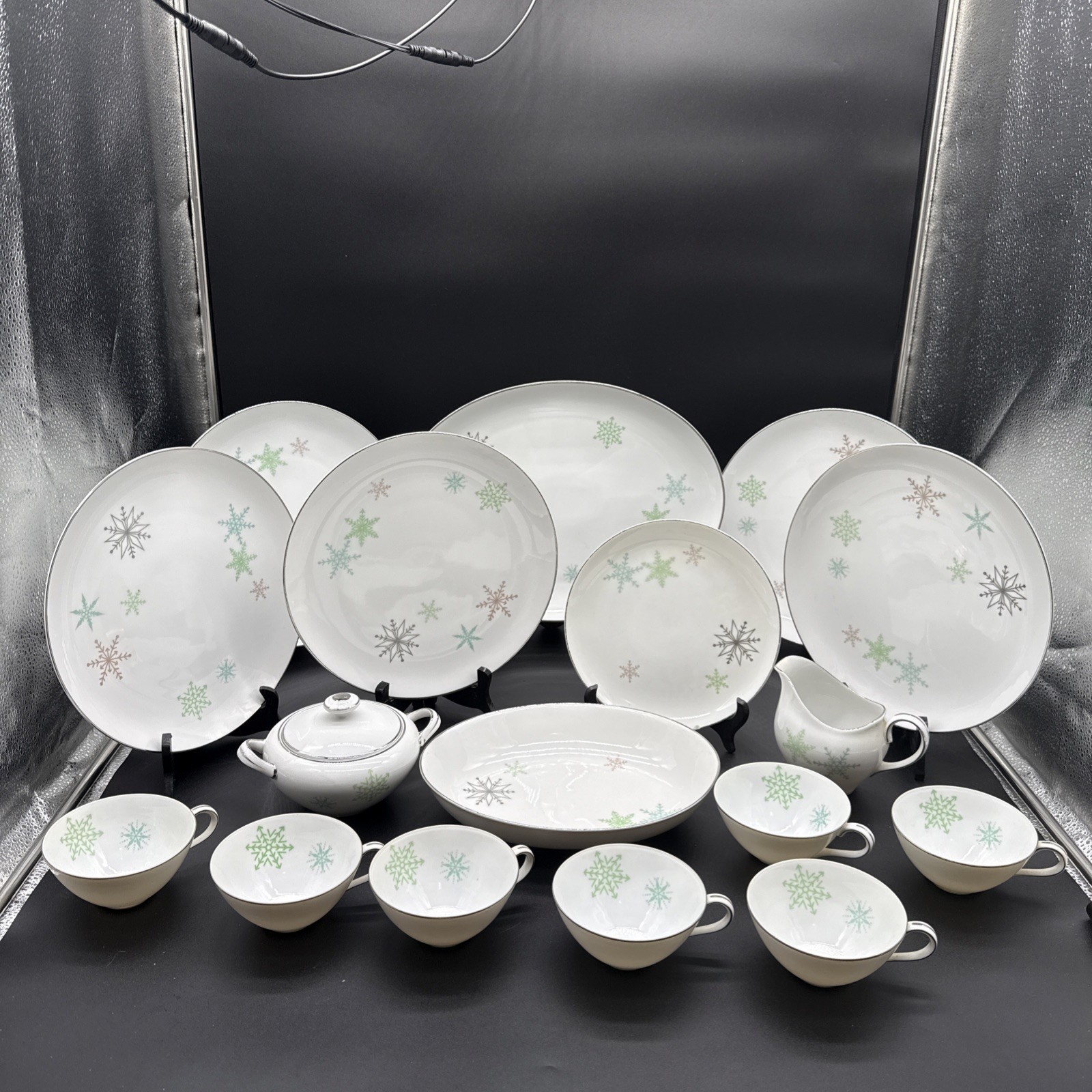 Fine china dinnerware set in ‘Snowflake’ pattern by Harmony House