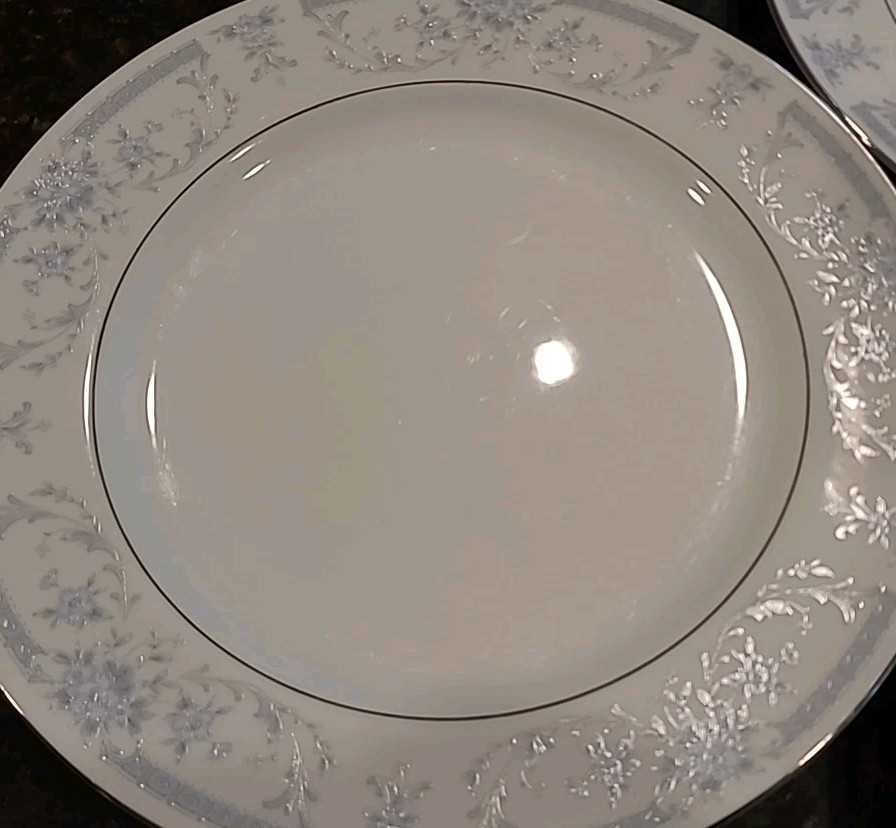 SET (7) Sheffield BLUE WHISPER Porcelain Fine China 10.25″ Dinner Plates Japan