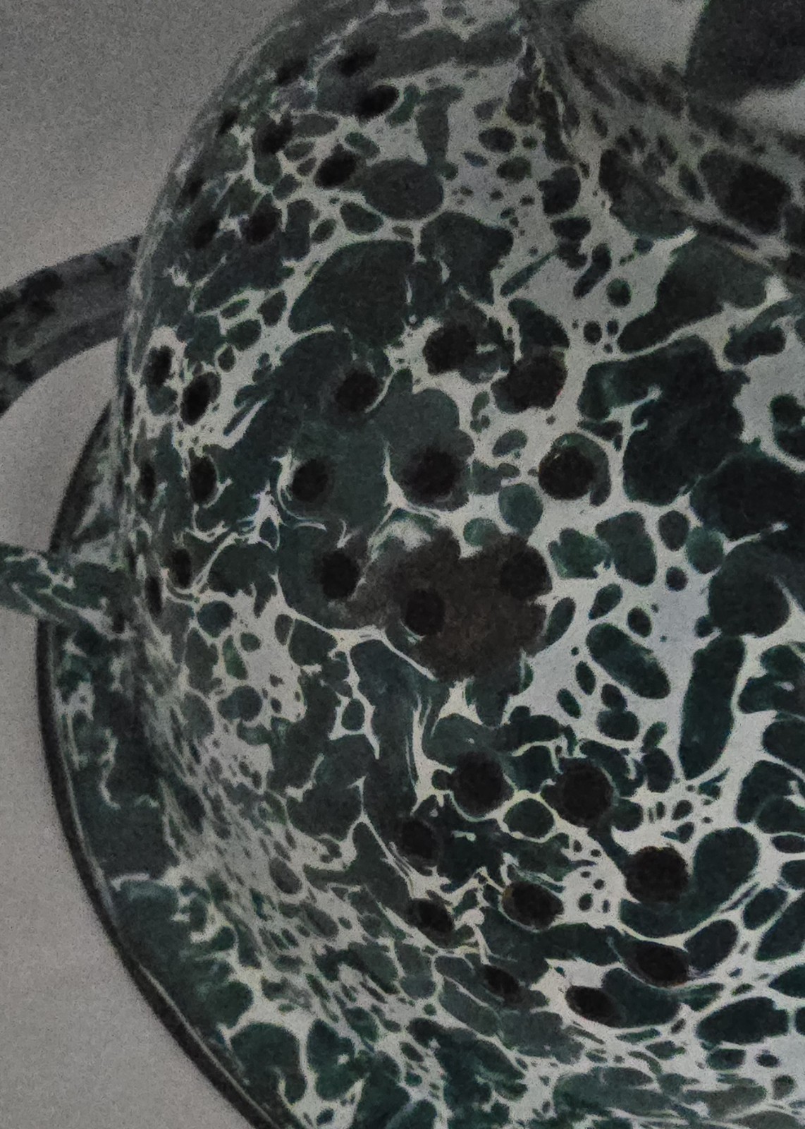 Vintage Enamelware Dark Green Splatter Medium Colander 9″