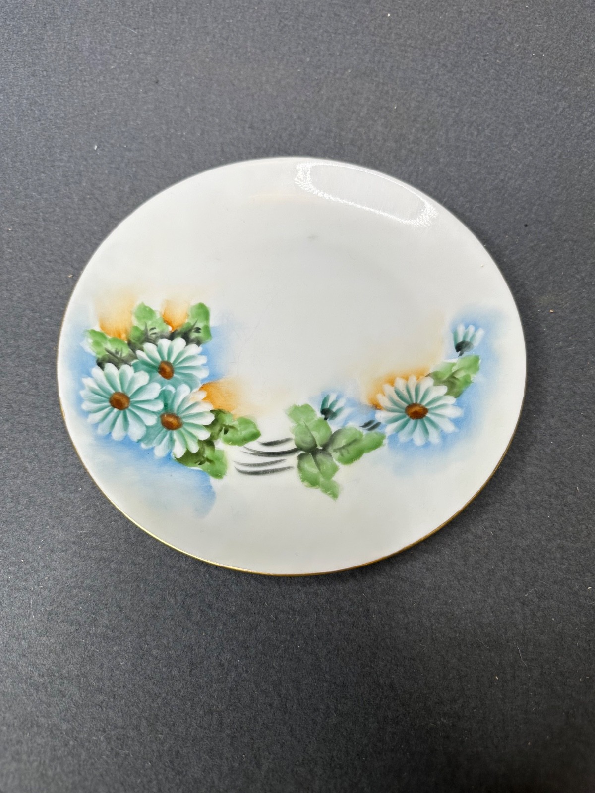 Set of (12) American Hand Painted Yellow Flower 8″ Round Plates